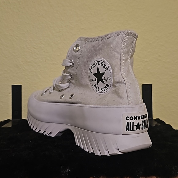 Chuck Taylor All Stars Lugged 2.0 Sneaker Platform High Top White Canvas - Picture 6 of 7